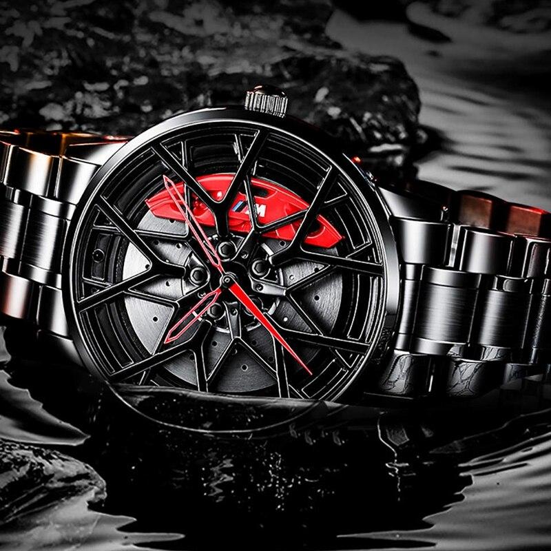 Spinning BMW M8 Competition Watch™