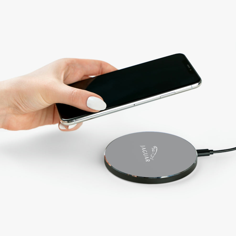 Grey Jaguar Wireless Charger™